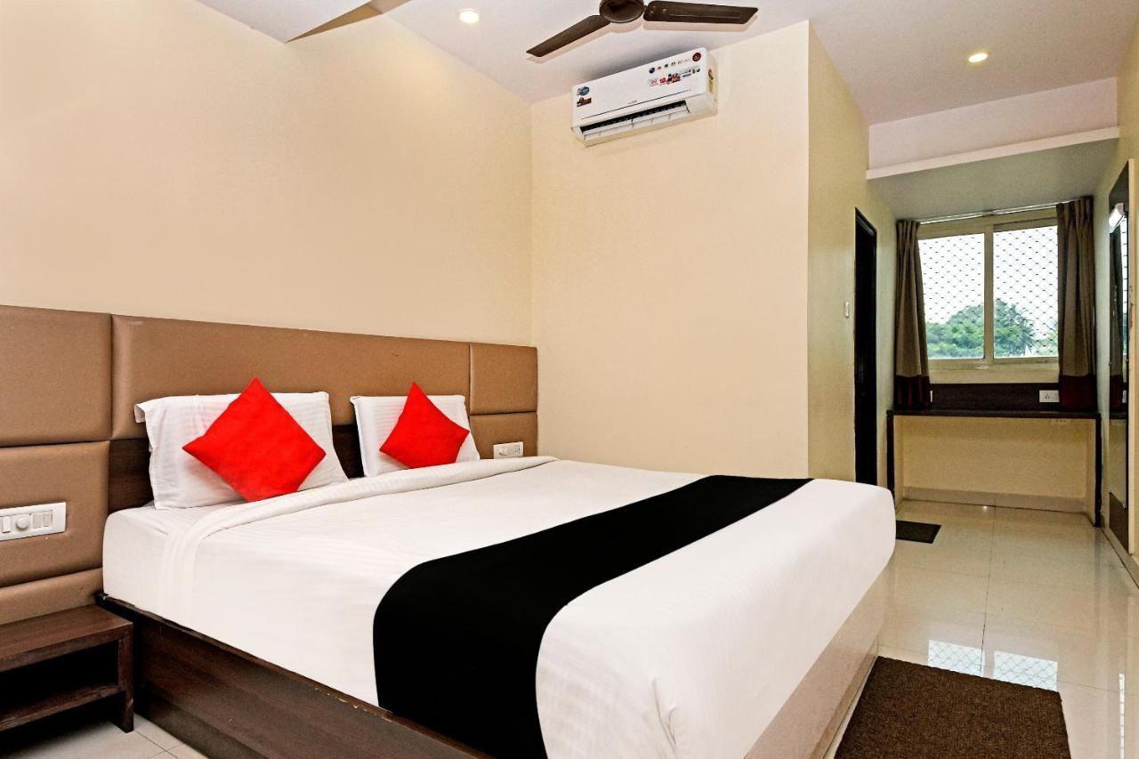 Capital O 76622 Hotel Raama Grand Májszúr Kültér fotó