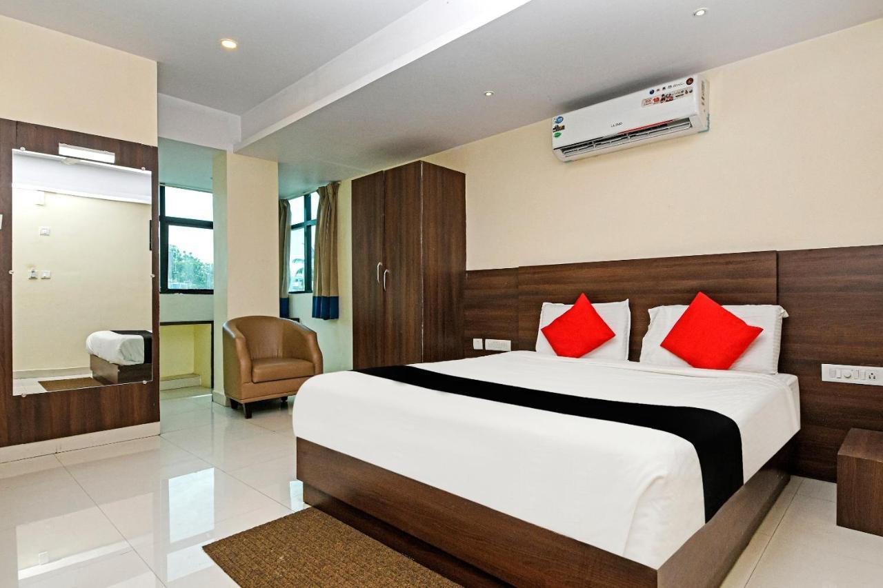 Capital O 76622 Hotel Raama Grand Májszúr Kültér fotó