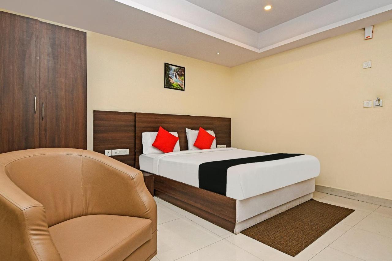 Capital O 76622 Hotel Raama Grand Májszúr Kültér fotó