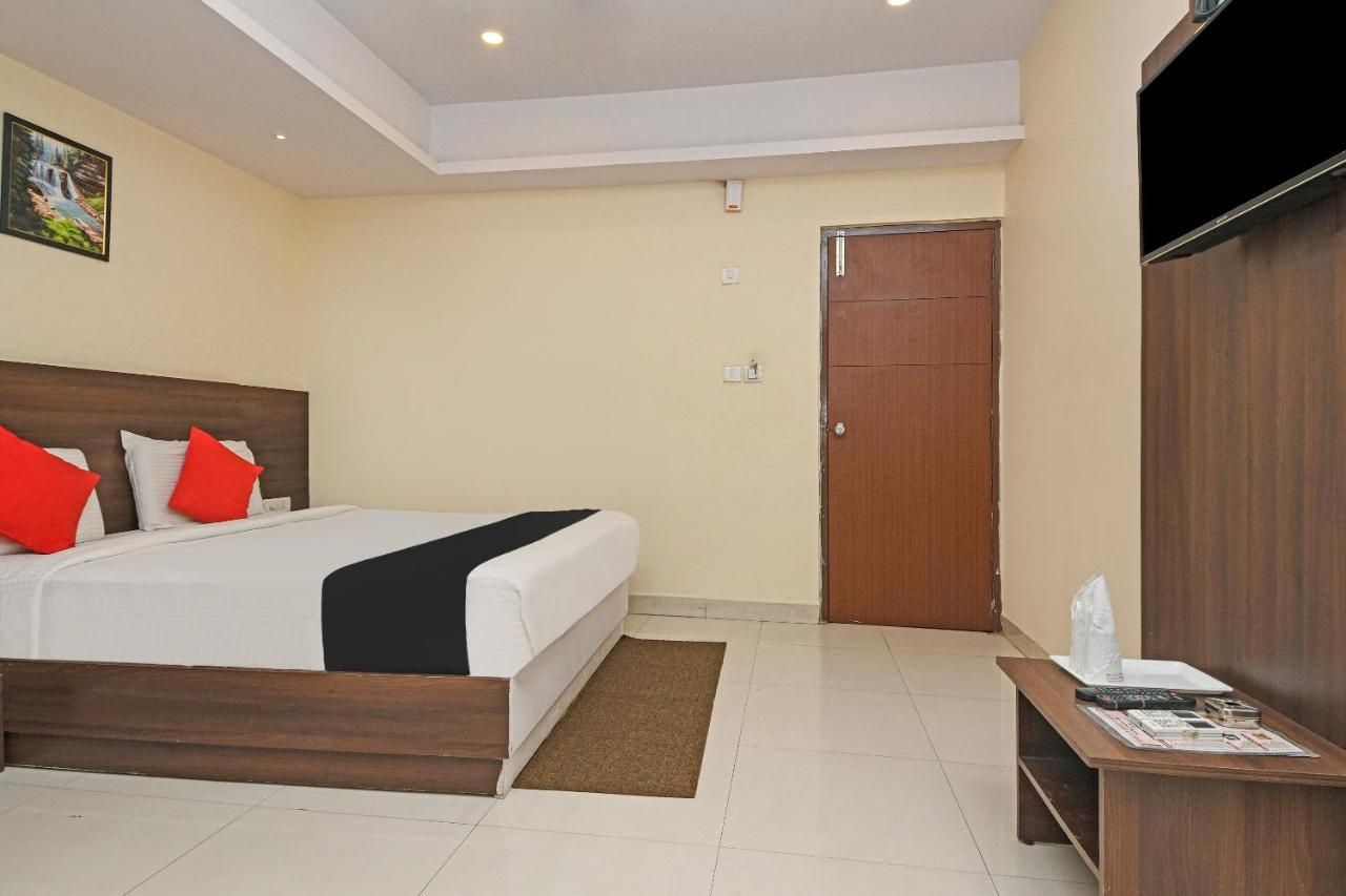 Capital O 76622 Hotel Raama Grand Májszúr Kültér fotó
