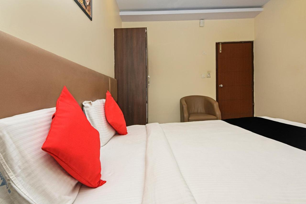 Capital O 76622 Hotel Raama Grand Májszúr Kültér fotó