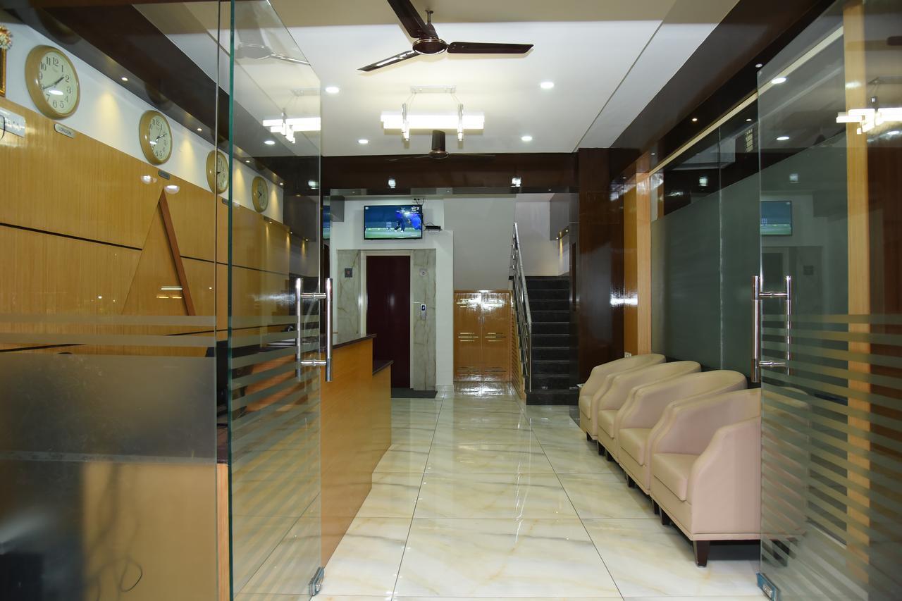 Capital O 76622 Hotel Raama Grand Májszúr Kültér fotó
