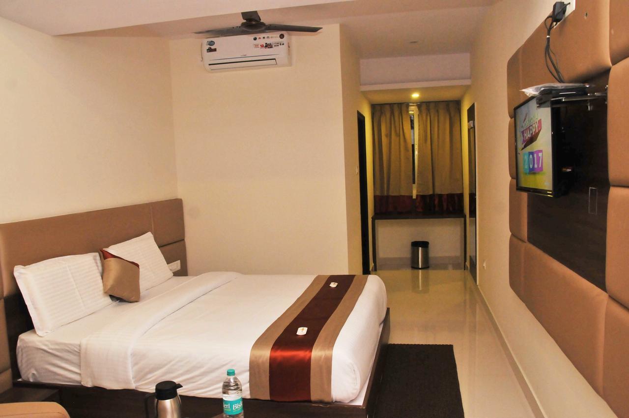 Capital O 76622 Hotel Raama Grand Májszúr Kültér fotó